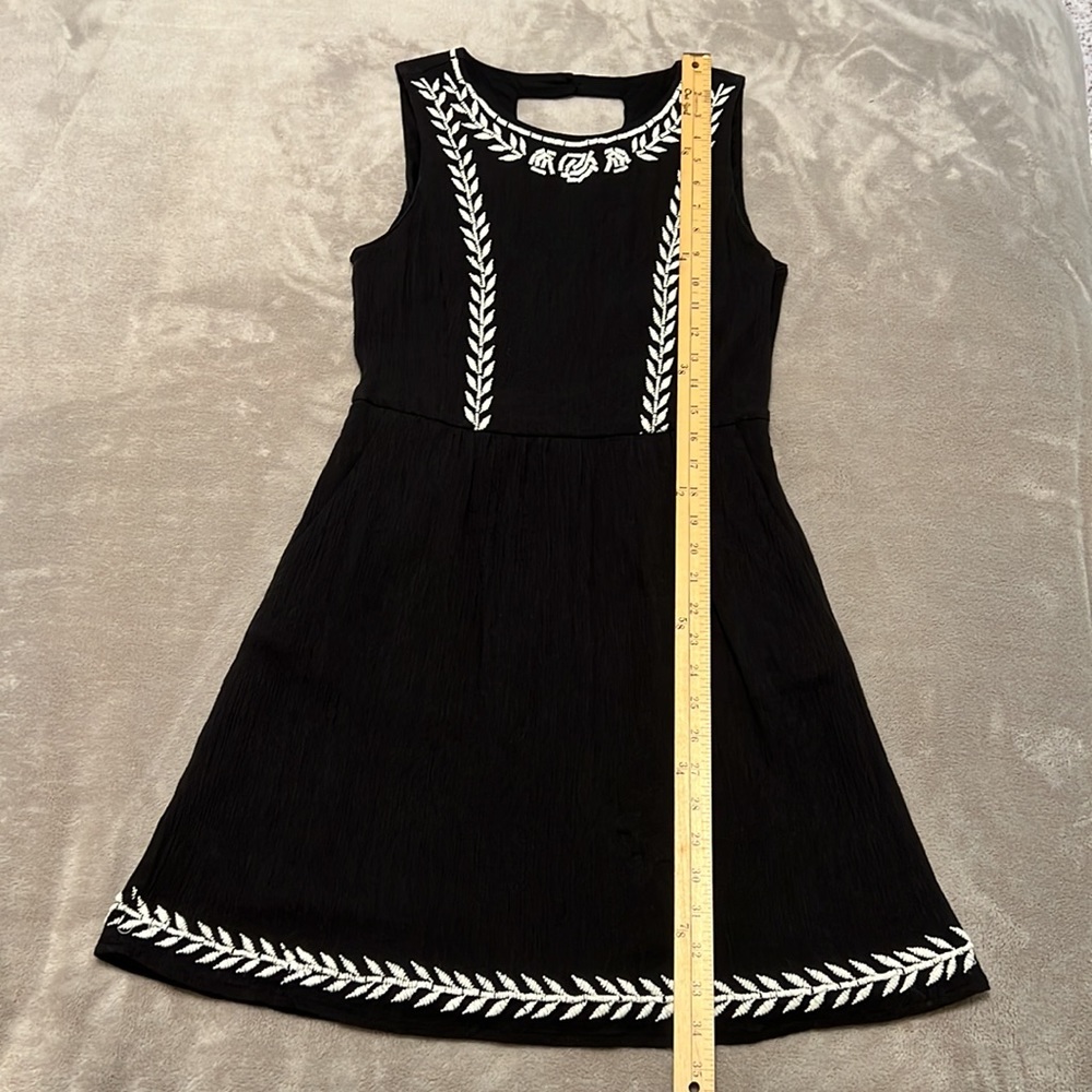 Lucky Brand Black Sleeveless Embroidered Dress - Picture 11 of 16
